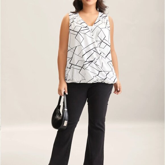 Bloomchic Abstract Print Wrap Curvy Hem Tank Top 26/4X - NWT - Picture 5 of 9